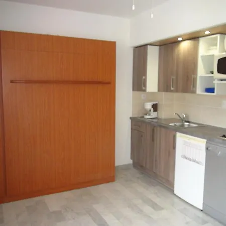 Au Soleil A 25m2 Avec Balcon Апартаменты *